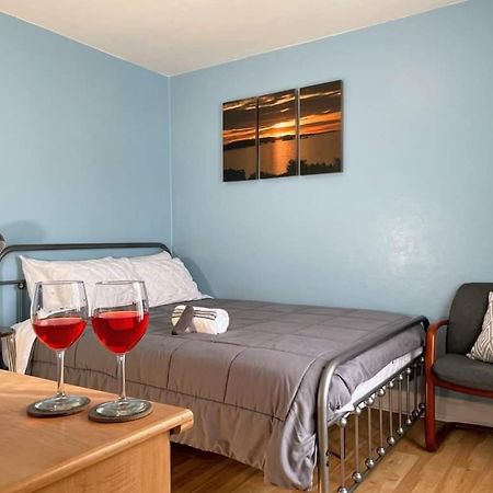 2 Bedroom Apt Near Great Lakes Naval Base And 6 Flags Waukegan Buitenkant foto
