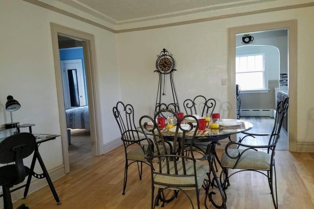 2 Bedroom Apt Near Great Lakes Naval Base And 6 Flags Waukegan Buitenkant foto