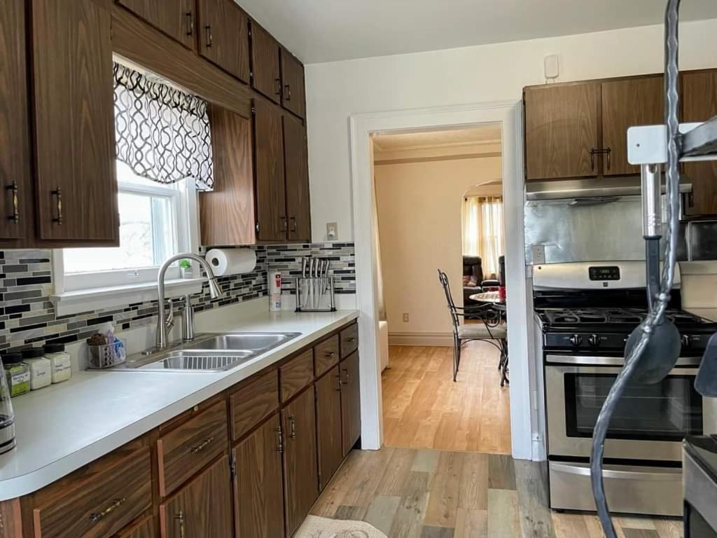 2 Bedroom Apt Near Great Lakes Naval Base And 6 Flags Waukegan Buitenkant foto