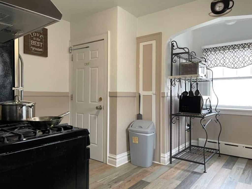 2 Bedroom Apt Near Great Lakes Naval Base And 6 Flags Waukegan Buitenkant foto
