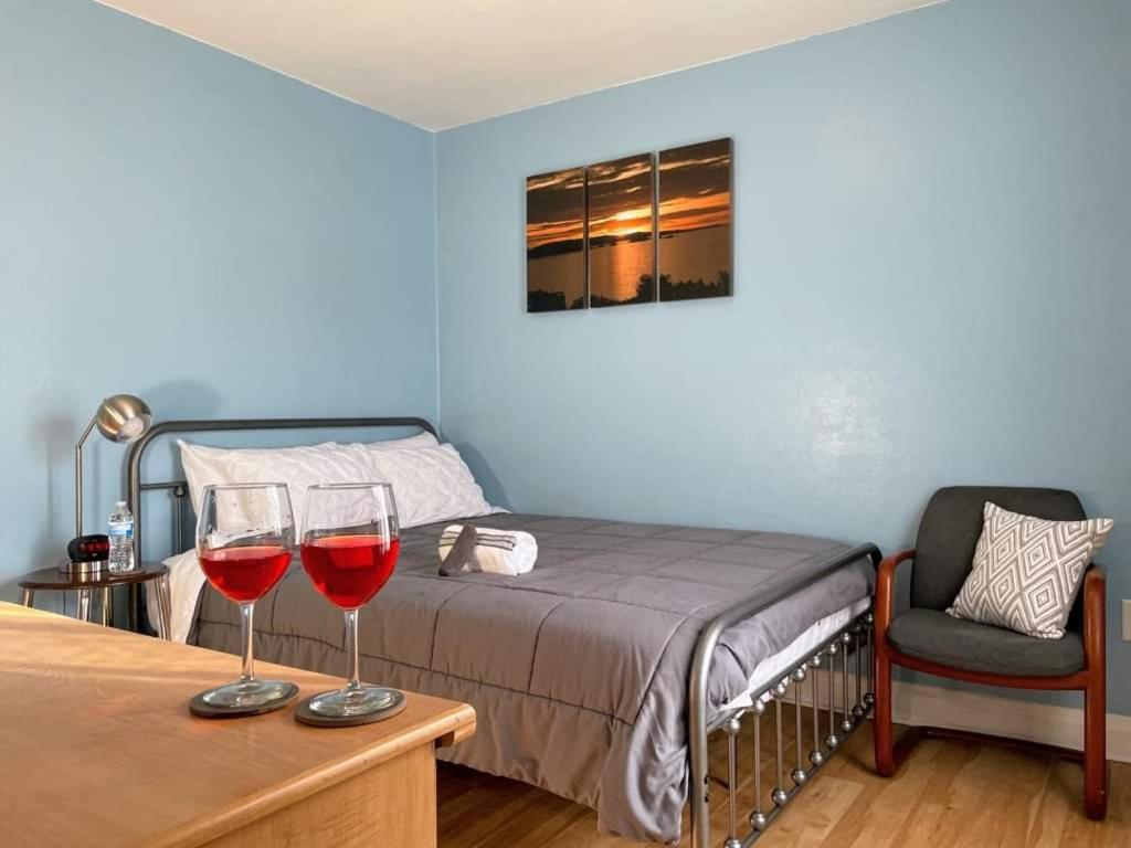 2 Bedroom Apt Near Great Lakes Naval Base And 6 Flags Waukegan Buitenkant foto